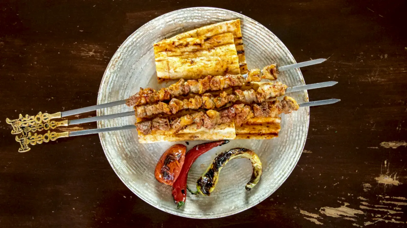 Kuzu kaburga porsiyonu, közde pişmiş ızgara kuzu kaburga tabağı – Adana Dede Kebap Steak Burger Tatlı Kasap