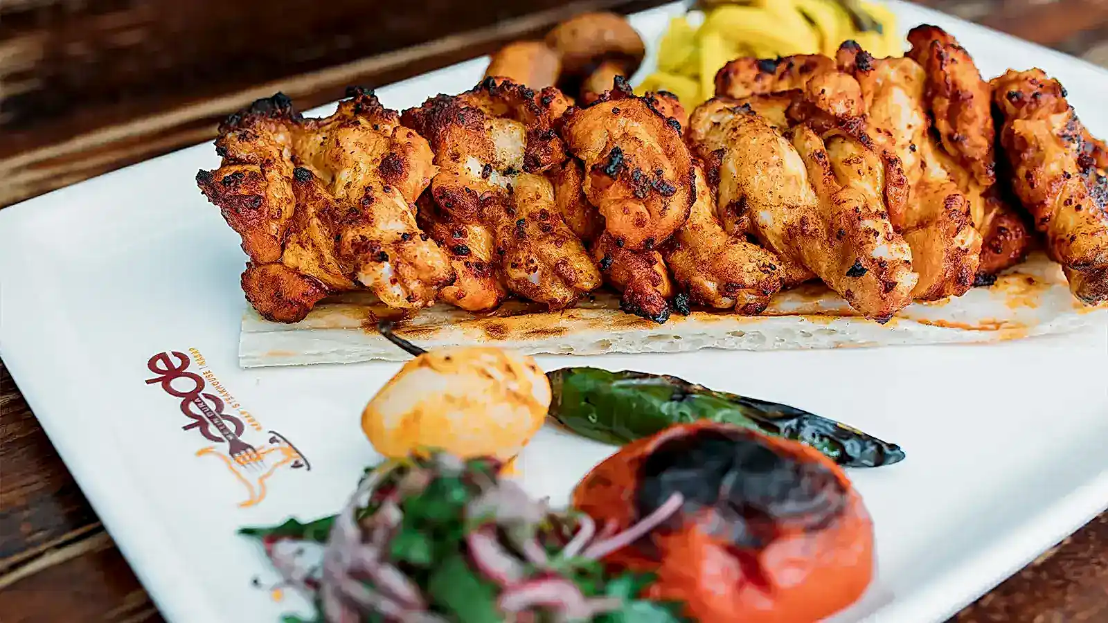 Izgara kemikli tavuk porsiyonu, közde pişmiş tavuk tabağı – Adana Dede Kebap Steak Burger Tatlı Kasap